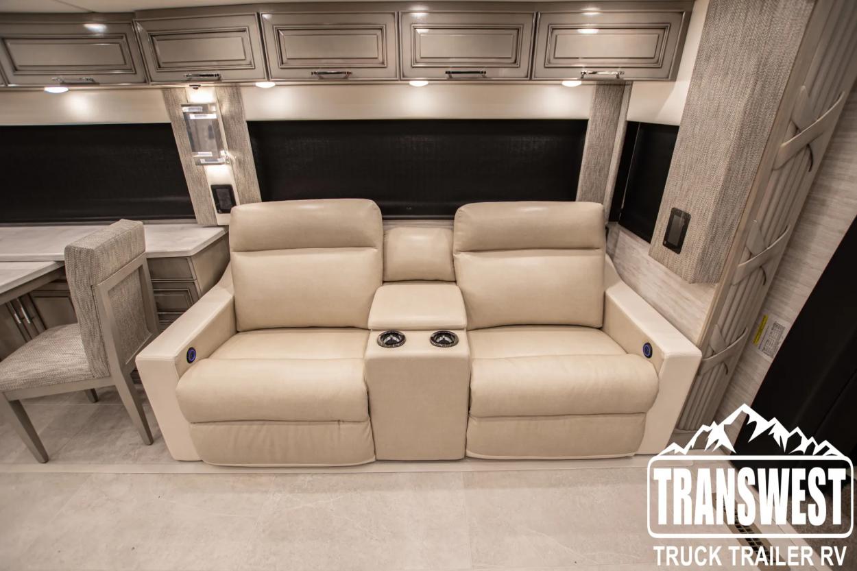 2024 Newmar Supreme Aire 4530 | Photo 11 of 30