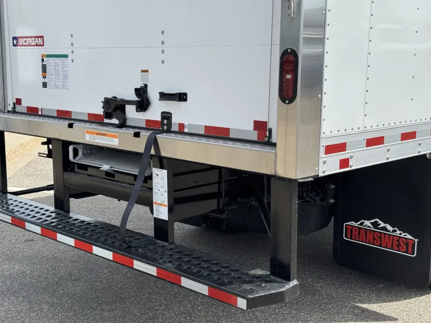 2025 Isuzu NRR GAS | Photo 10 of 24