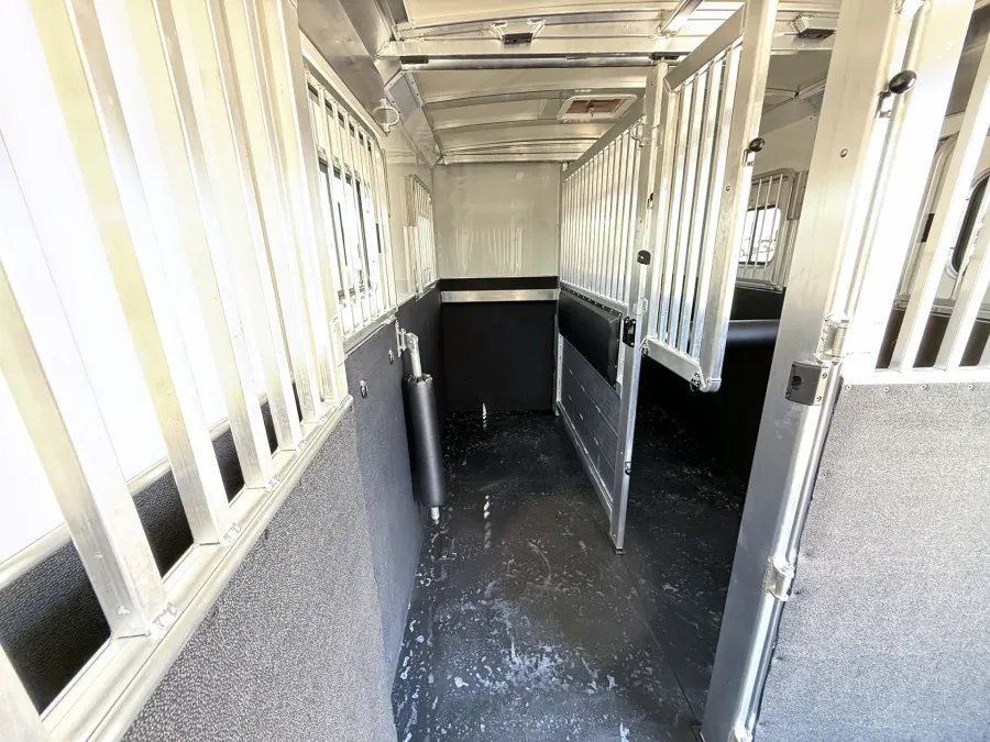 2026 Cimarron Norstar 4HGN Head to Head | Photo 16 of 22