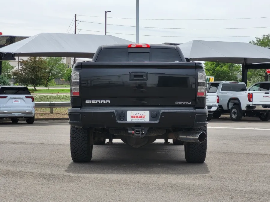 2015 GMC Sierra 2500HD Denali | Photo 5 of 24