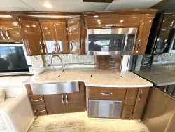 2018 Newmar King Aire 4553 | Thumbnail Photo 10 of 33