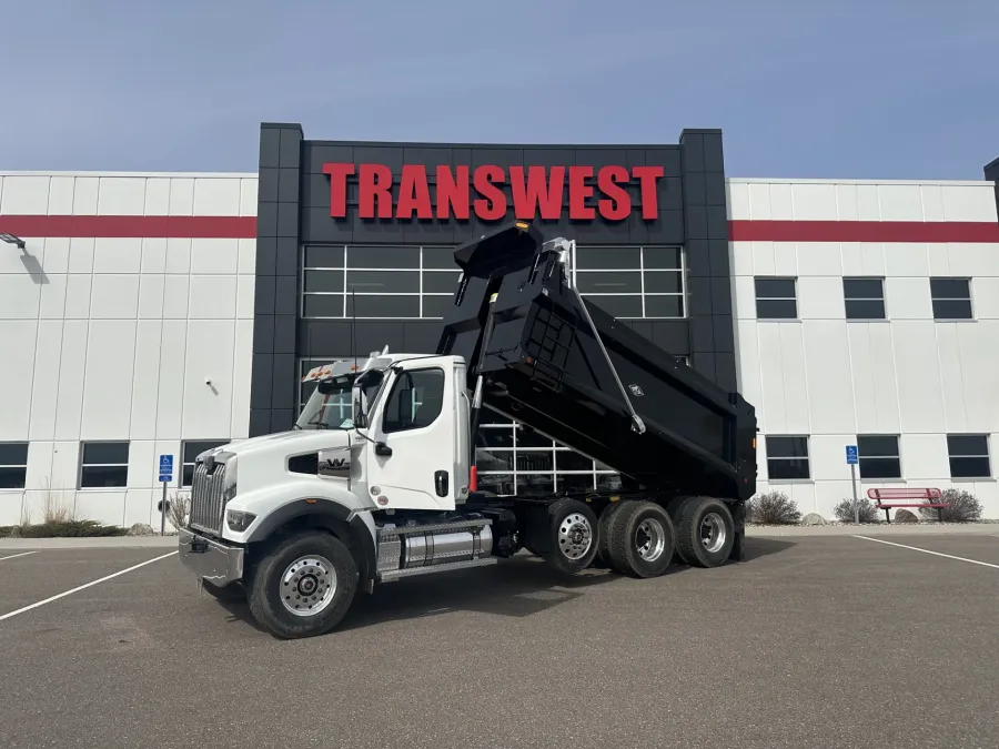 2027 Western Star 47X | Photo 14 of 15
