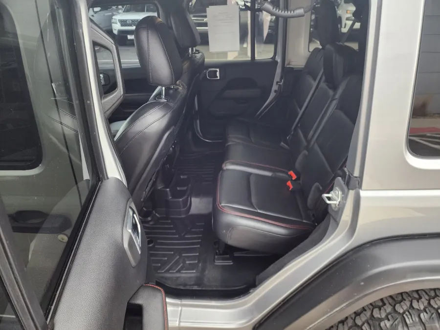 2021 Jeep Wrangler Unlimited Rubicon | Photo 12 of 22