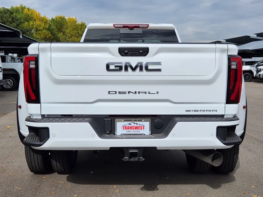 2026 GMC Sierra 3500HD Denali Ultimate | Photo 12 of 31