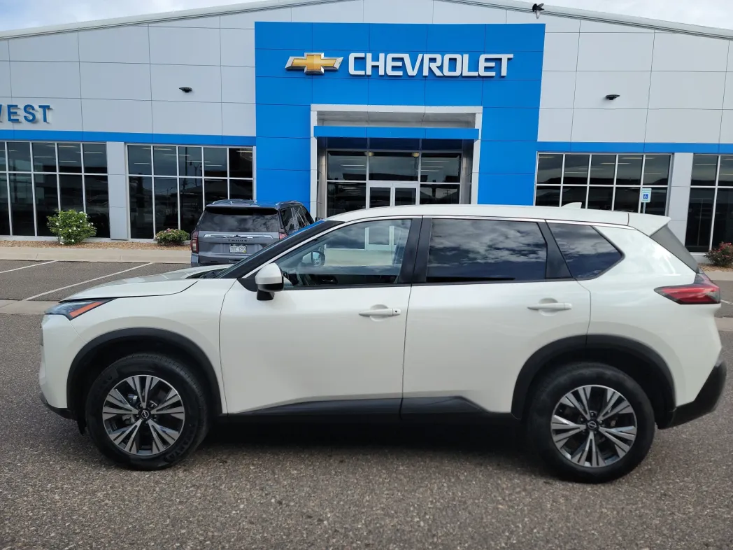 2023 Nissan Rogue SV 