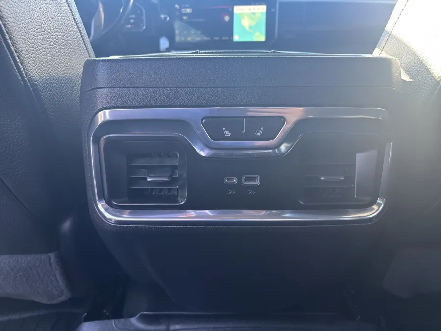 2023 GMC Sierra 1500 Denali | Photo 10 of 22