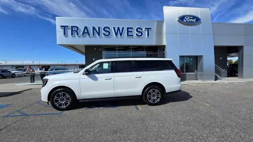 2025 Ford Expedition Max | Photo 1 of 40