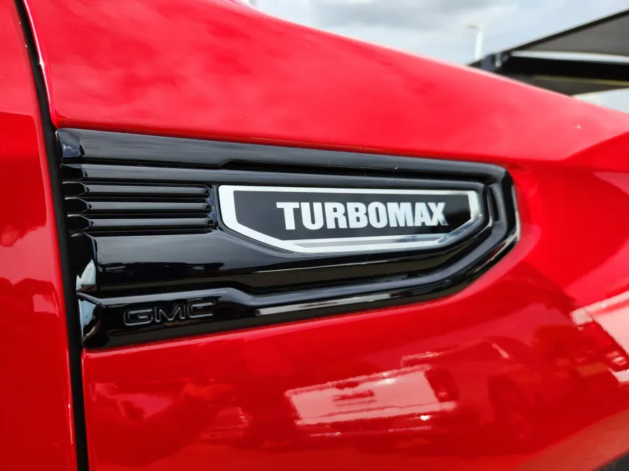 2025 GMC Sierra 1500 Elevation | Photo 20 of 28