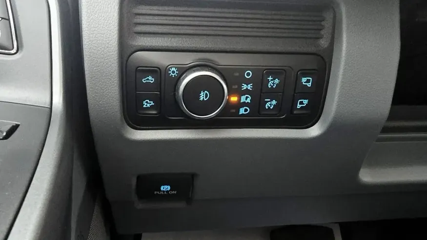 2026 Ford Super Duty F-350 | Photo 13 of 30