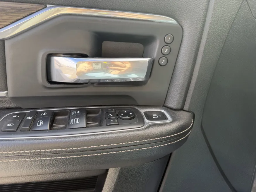 2019 RAM 2500 Laramie | Photo 16 of 21