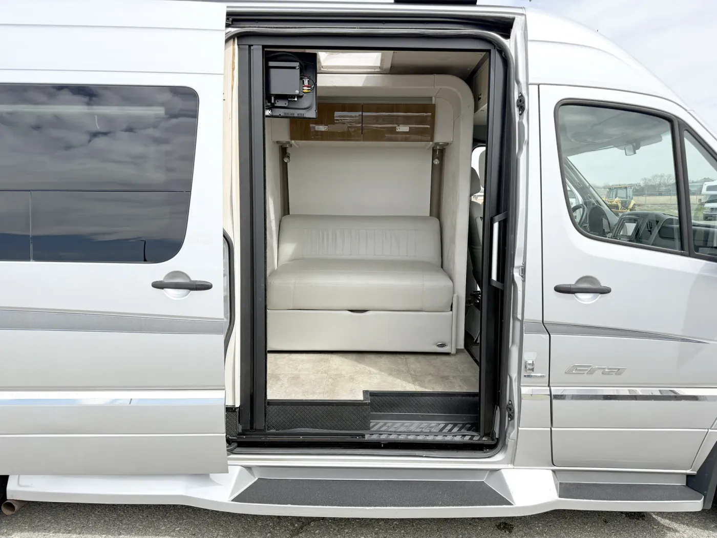 2015 Winnebago Era 70C | Photo 3 of 17