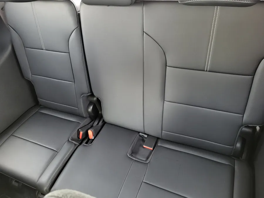 2026 GMC Acadia AWD Elevation | Photo 23 of 26
