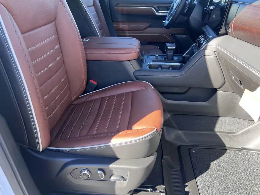 2026 GMC Sierra 1500 Denali Ultimate | Photo 16 of 28