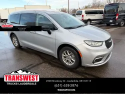 2024 Chrysler Pacifica Touring L | Thumbnail Photo 6 of 24