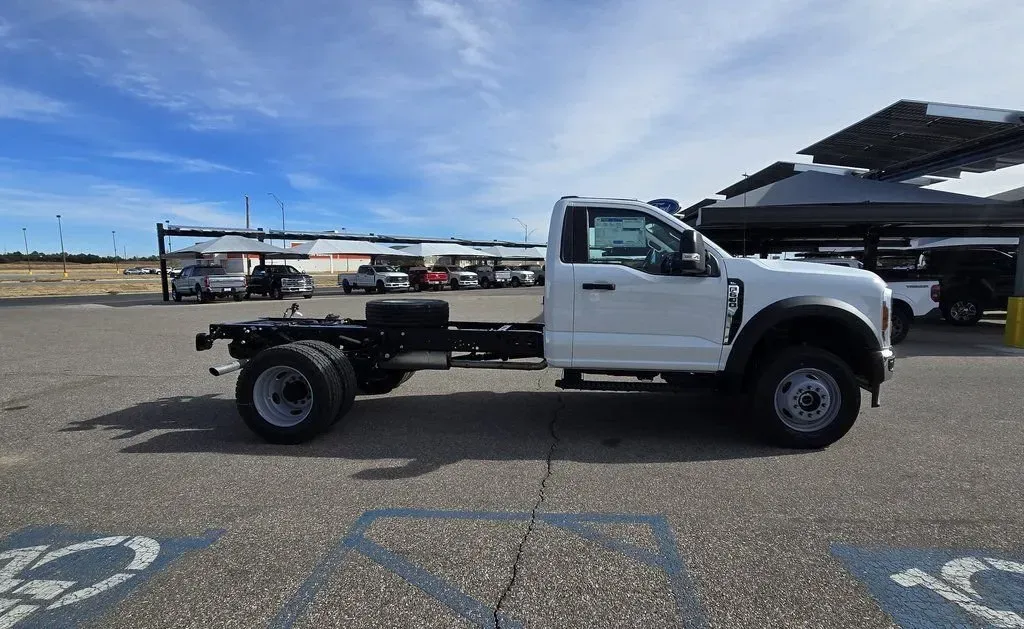2026 Ford Super Duty F-600 | Photo 4 of 25