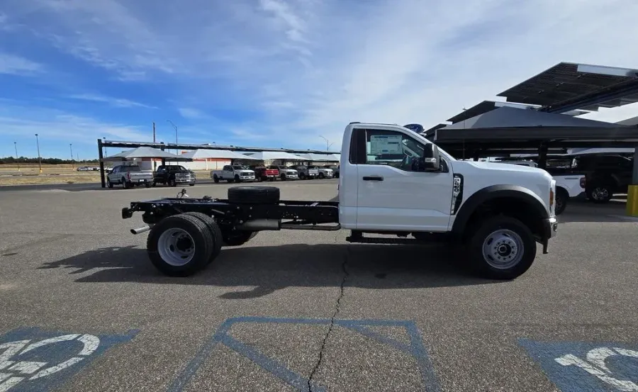 2026 Ford Super Duty F-600 | Photo 4 of 25