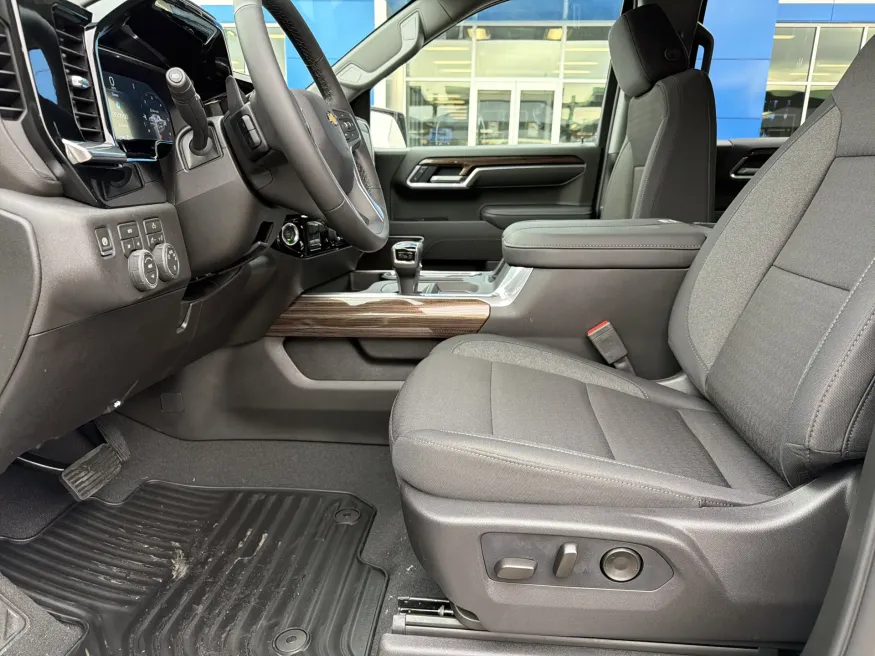 2026 Chevrolet Silverado 1500 LT | Photo 14 of 20