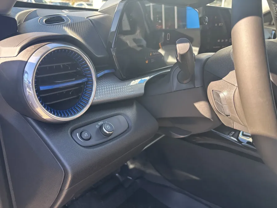 2026 Chevrolet Trax LT | Photo 12 of 21