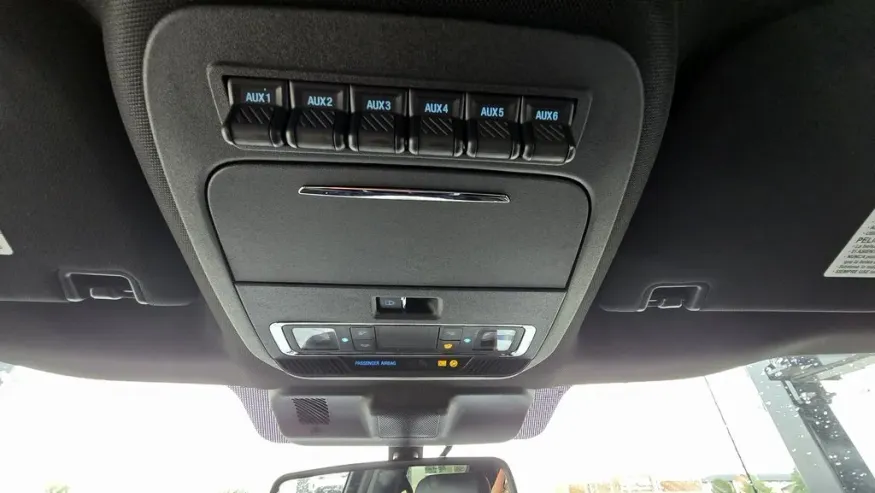 2026 Ford Super Duty F-350 | Photo 32 of 37