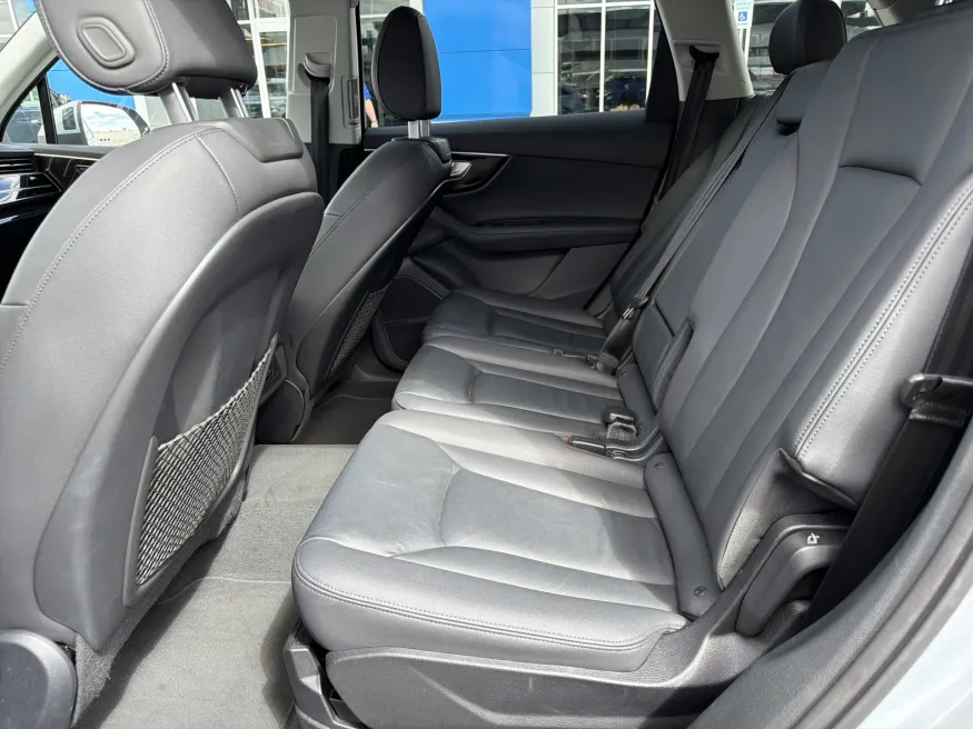2024 Audi Q7 Premium Plus | Photo 11 of 24