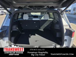 2026 Jeep Cherokee Limited | Thumbnail Photo 12 of 23