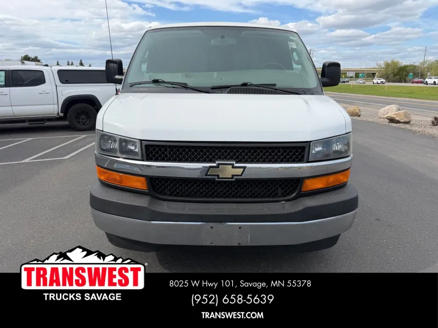 2017 Chevrolet Express 3500 Work Van | Photo 7 of 23