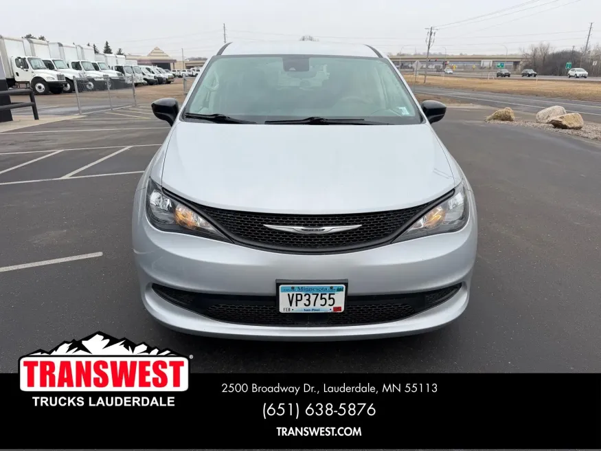 2024 Chrysler Voyager LX | Photo 7 of 23