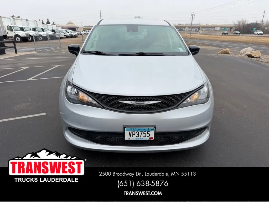 2024 Chrysler Voyager LX | Photo 7 of 23