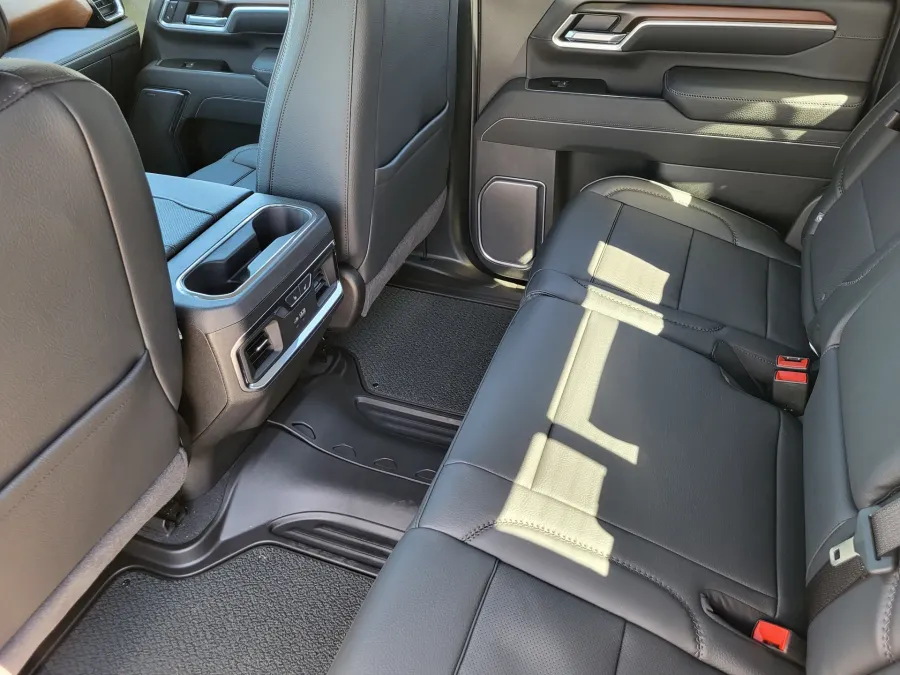 2026 GMC Sierra 3500HD Denali | Photo 22 of 25