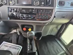 2017 Peterbilt 389 | Thumbnail Photo 23 of 26