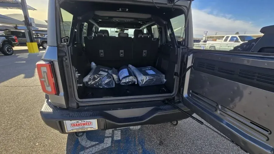 2025 Ford Bronco | Photo 8 of 25