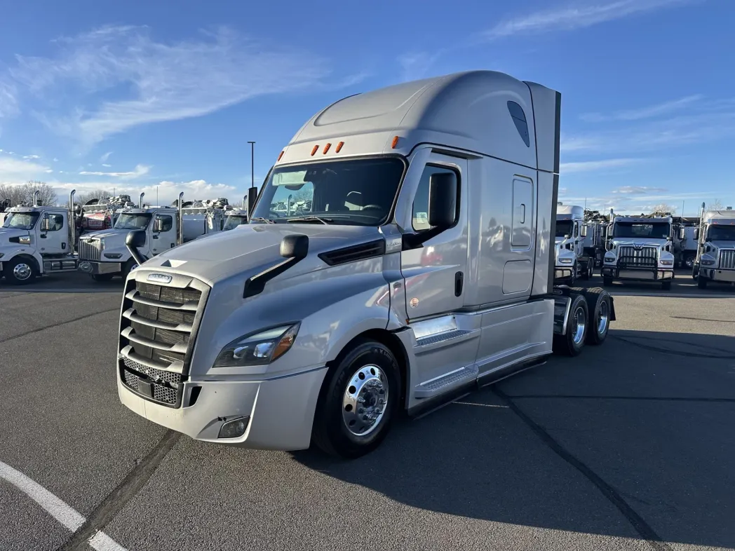 2023 Freightliner Cascadia 