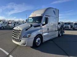 2023 Freightliner Cascadia | Thumbnail Photo 1 of 21