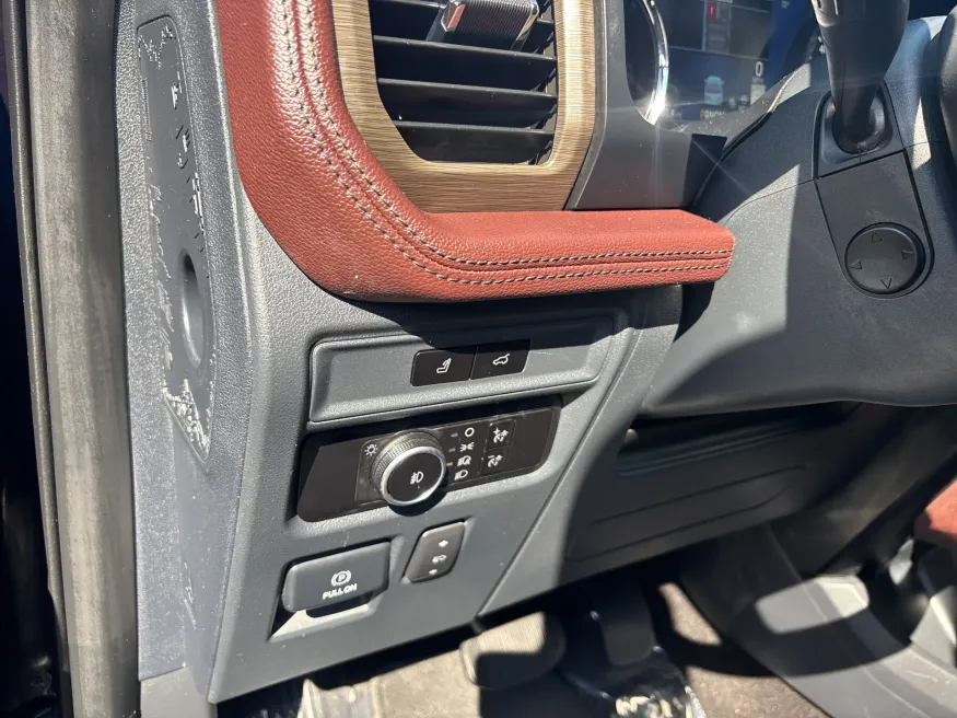 2023 Ford Expedition Max Limited | Photo 15 of 24