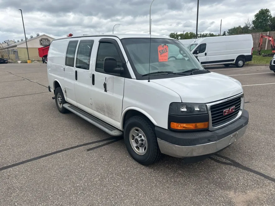2017 GMC Savana 2500 Work Van | Photo 3 of 7