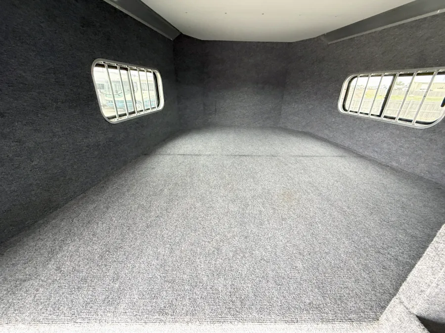 2020 Bloomer 6HGN | Photo 15 of 19
