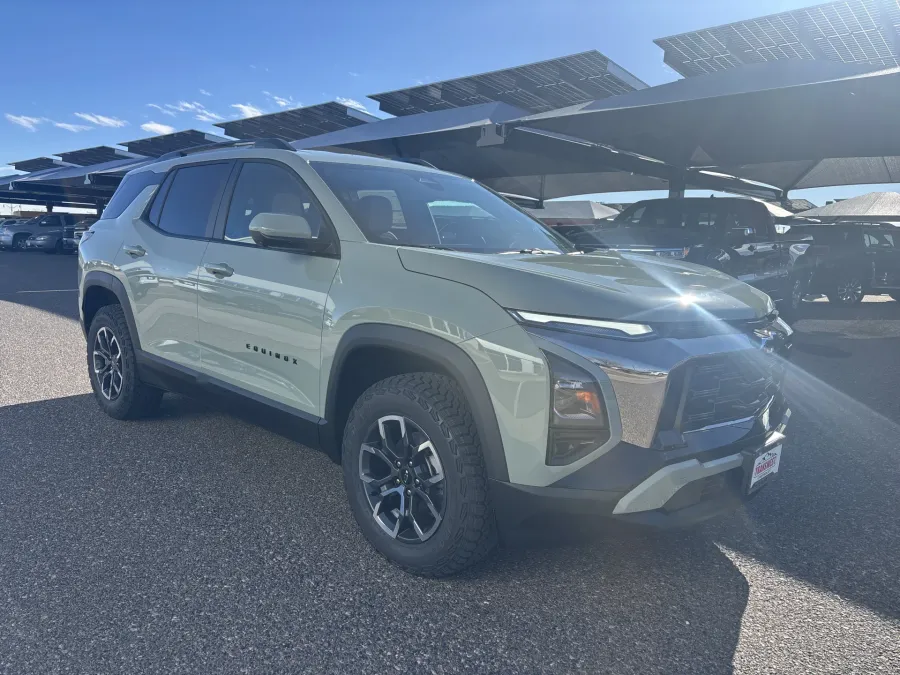 2026 Chevrolet Equinox AWD ACTIV | Photo 6 of 22