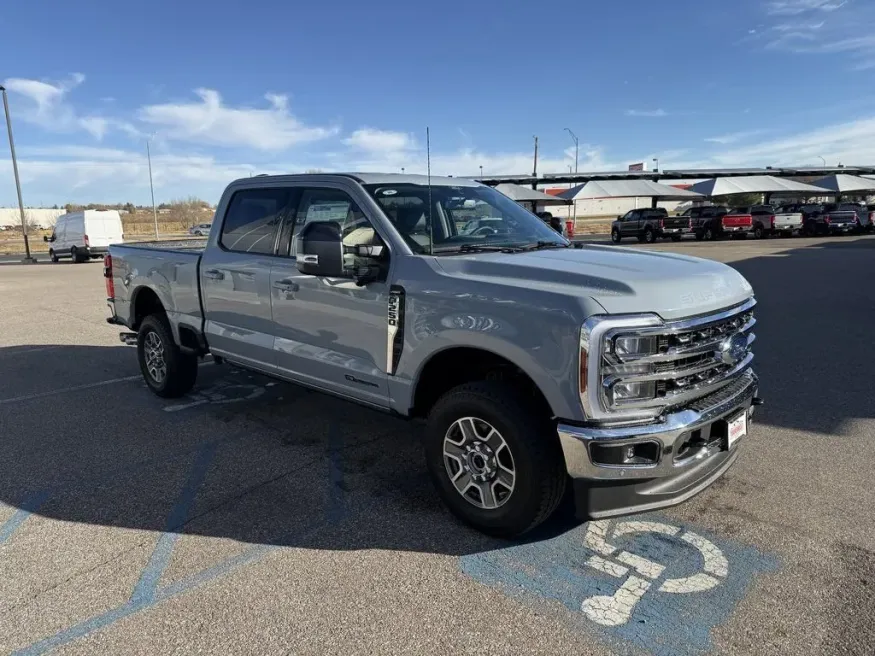 2026 Ford Super Duty F-250 | Photo 4 of 30