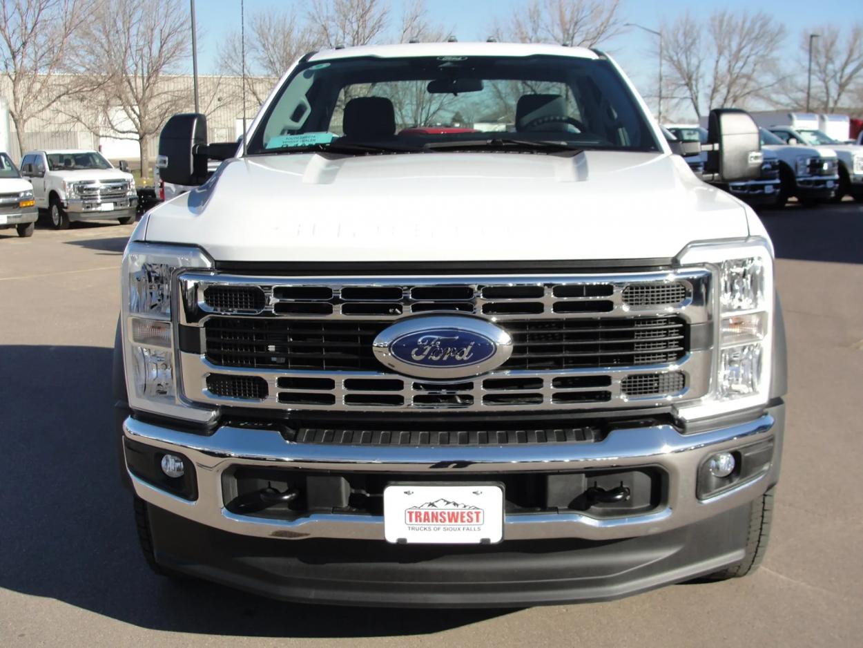 2024 Ford F-550 | Photo 8 of 11