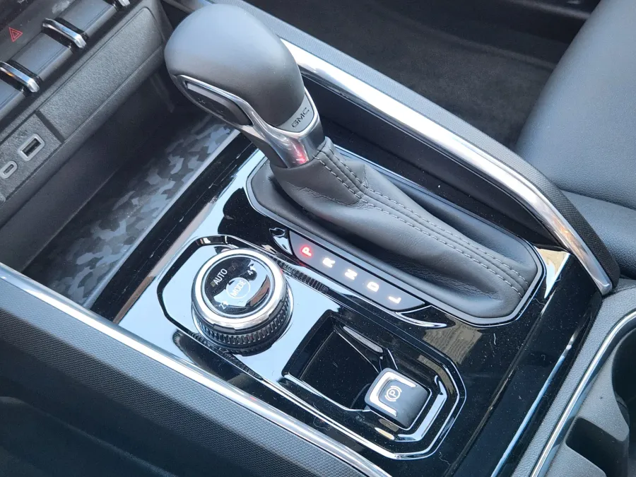 2026 GMC Canyon 4WD Elevation | Photo 14 of 20