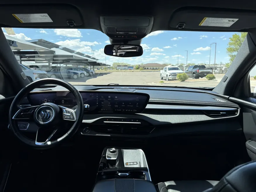 2025 Buick Enclave Preferred | Photo 13 of 21
