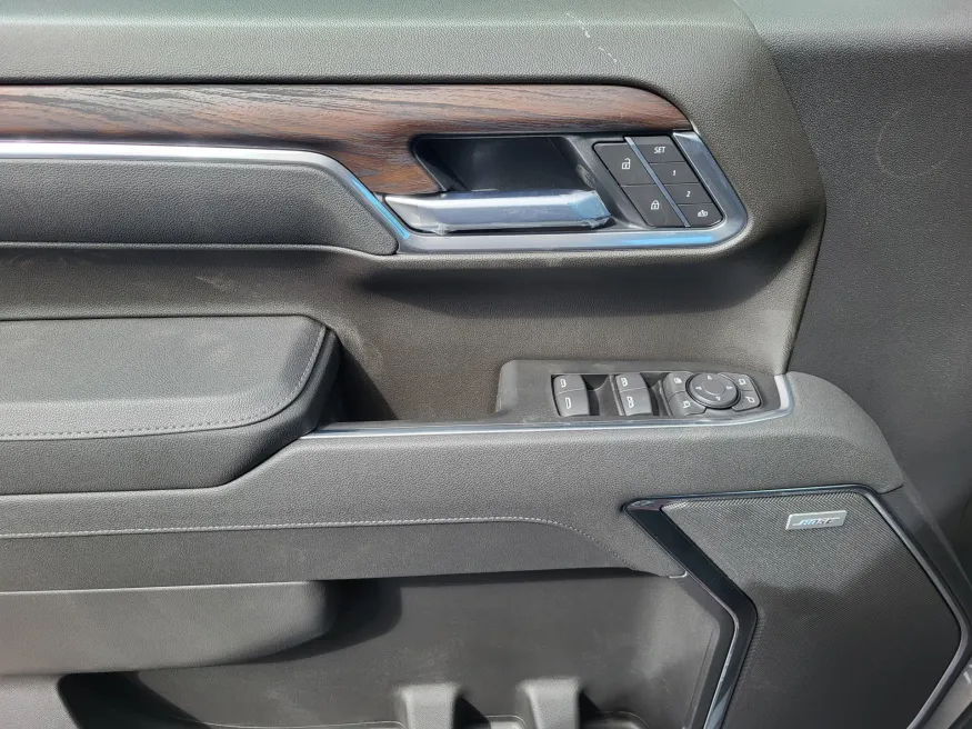 2026 GMC Sierra 1500 SLT | Photo 19 of 26