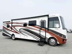 2022 Newmar Bay Star 3626 | Thumbnail Photo 1 of 30
