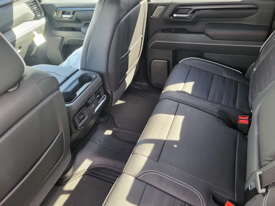 2026 GMC Sierra 2500HD AT4X | Photo 29 of 32