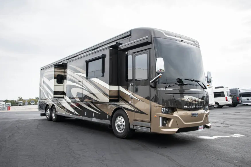 2019 Newmar Dutch Star 4369 | Photo 8 of 31