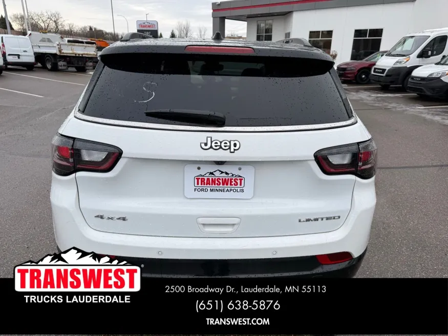 2024 Jeep Compass Limited | Photo 13 of 21