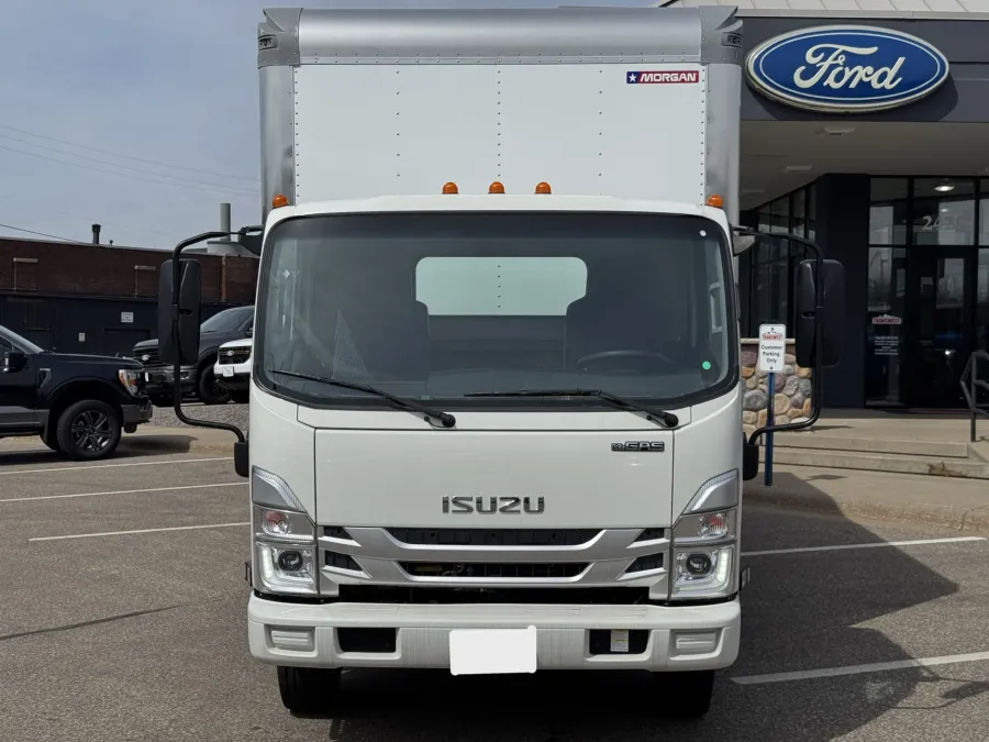 2025 Isuzu NRR GAS | Photo 2 of 24