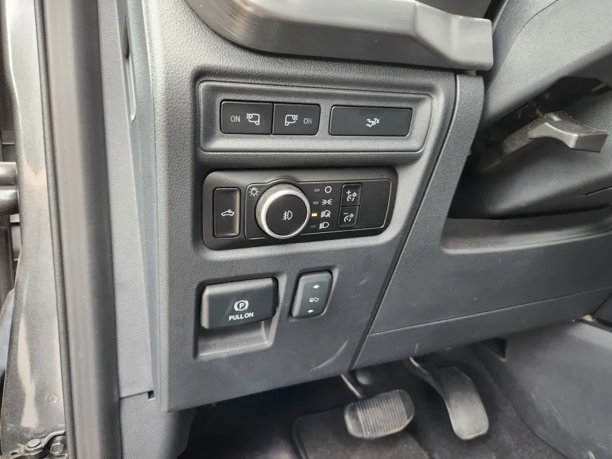 2023 Ford F-150 XL | Photo 6 of 29