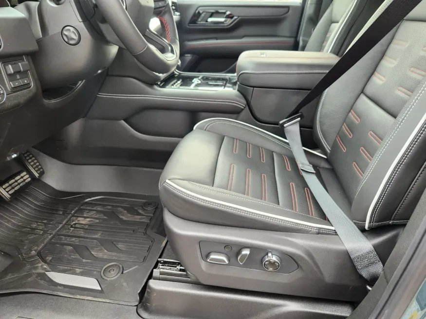 2026 GMC Yukon AT4 Ultimate | Photo 8 of 33