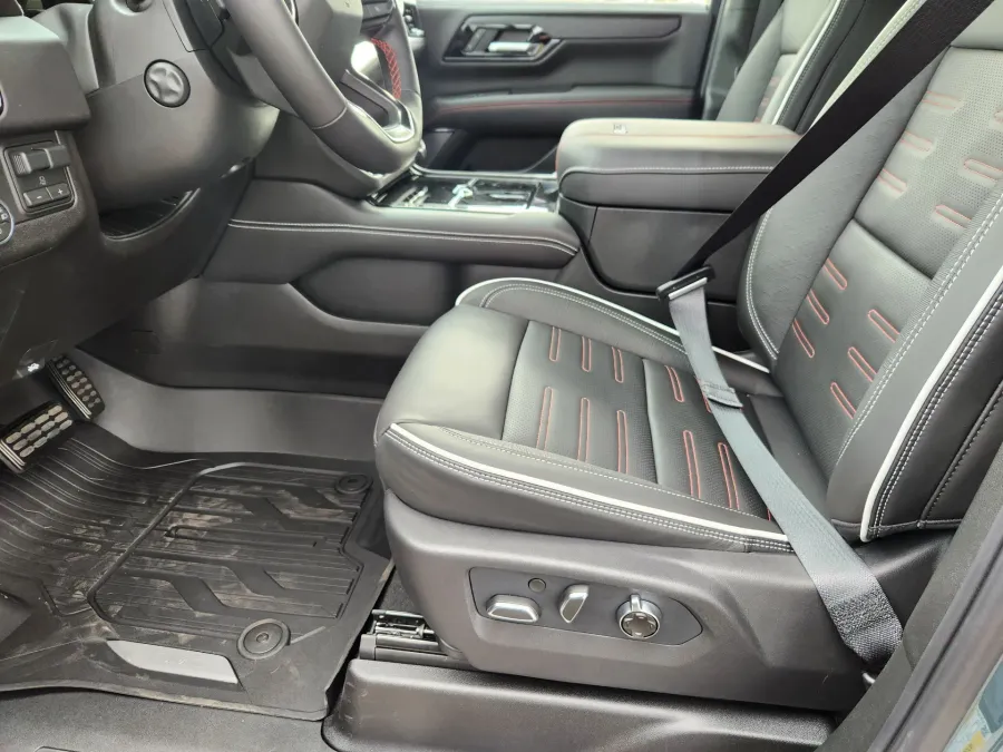 2026 GMC Yukon AT4 Ultimate | Photo 8 of 33